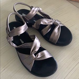 Clarks bronze sandals size 8